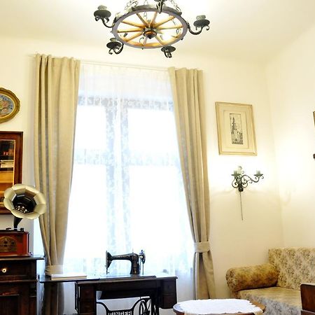 Traditional Slovak Apartment Bratislava Exterior photo